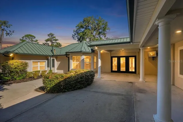a view of a house with a entryway