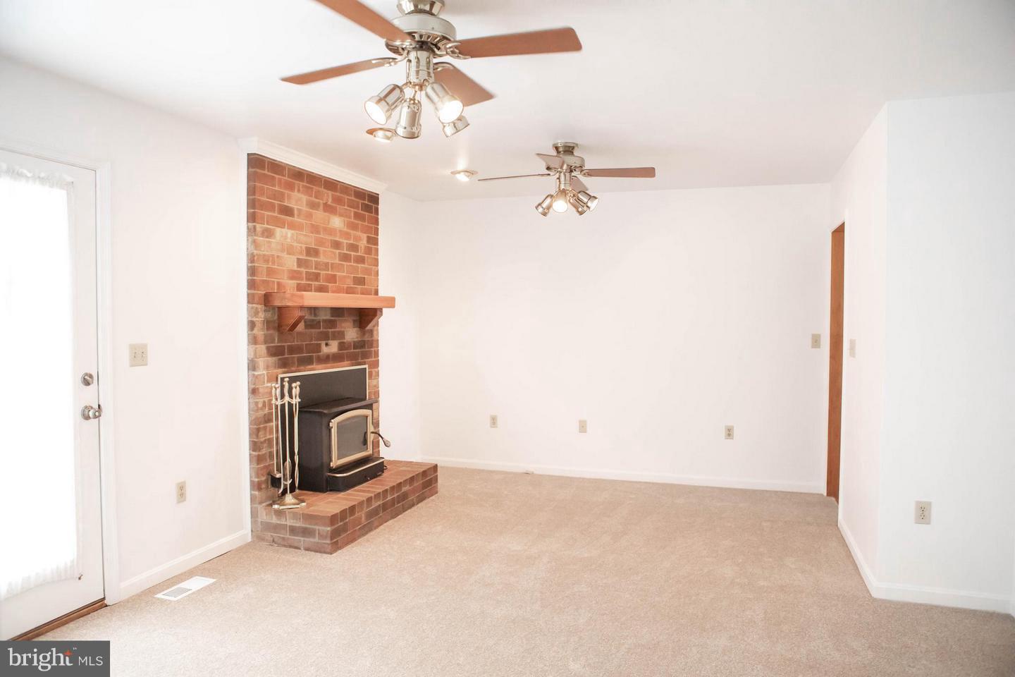 11219 Holly Ridge Lane Ruther Glen, VA 22546 - Photo 15 of 29 Gallery Image 15