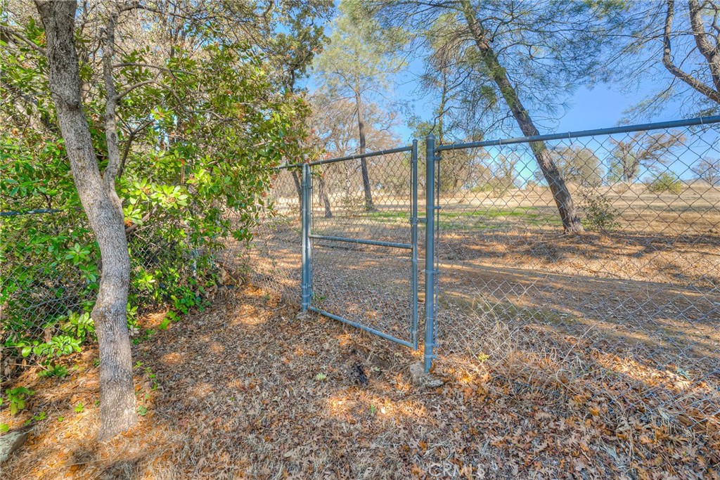 1361 Mt Ida Road Oroville, CA 95966 - Photo 31 of 44 Rear fence