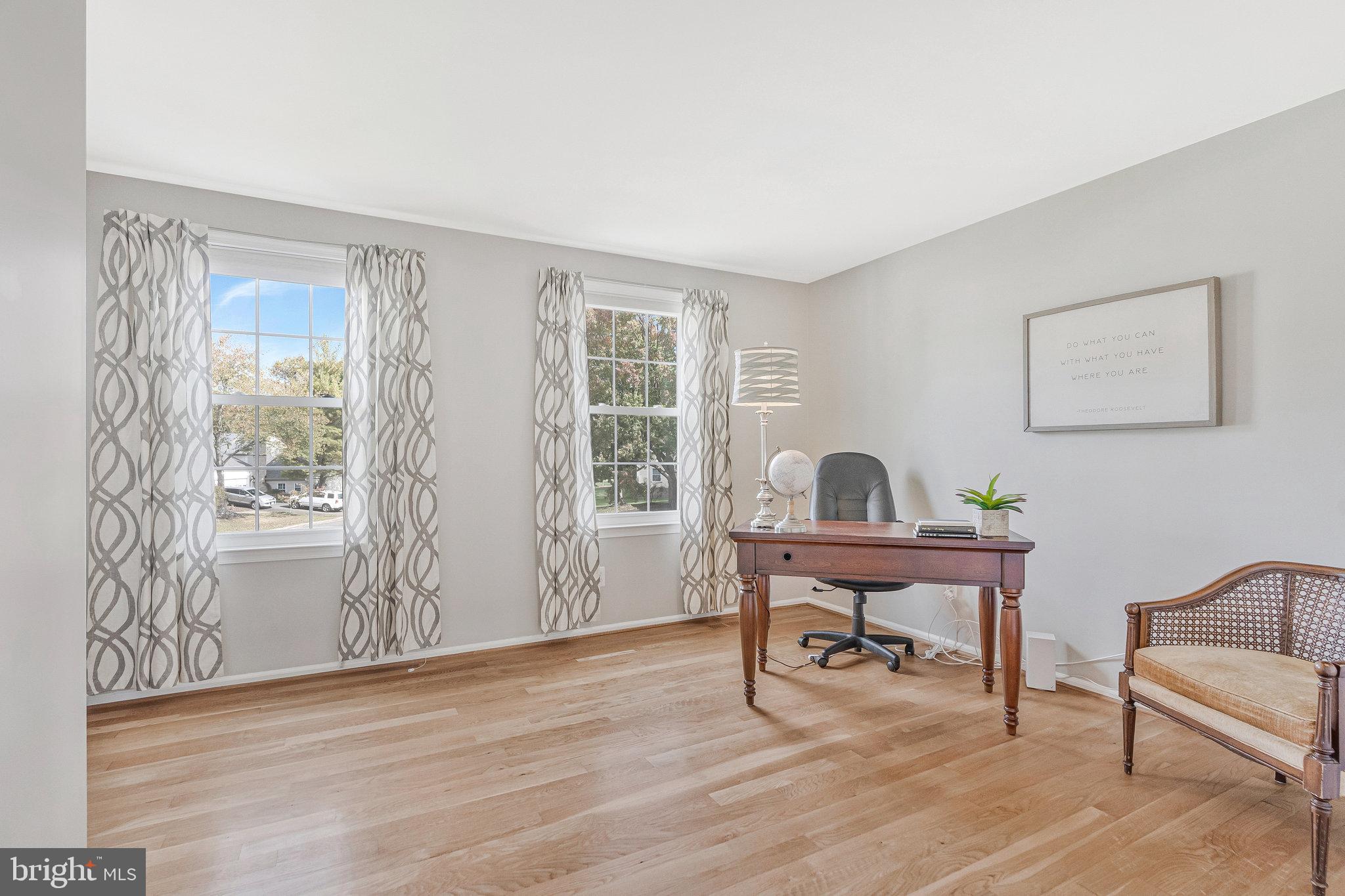 7 South Lowery Court Sterling, VA 20165 - Photo 31 of 63 a workspace with furniture window and outside view