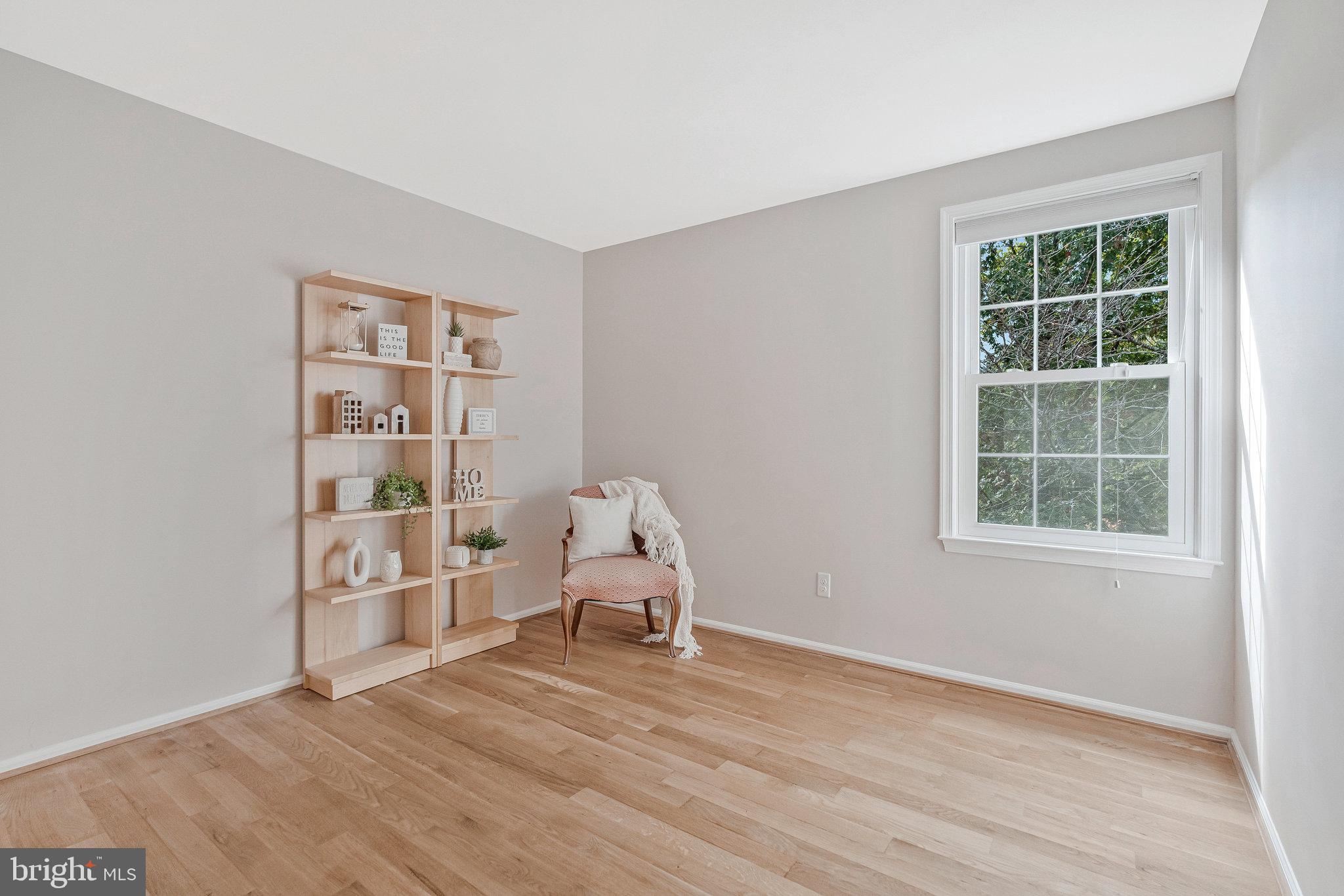 7 South Lowery Court Sterling, VA 20165 - Photo 33 of 63 a room with a bed and a window