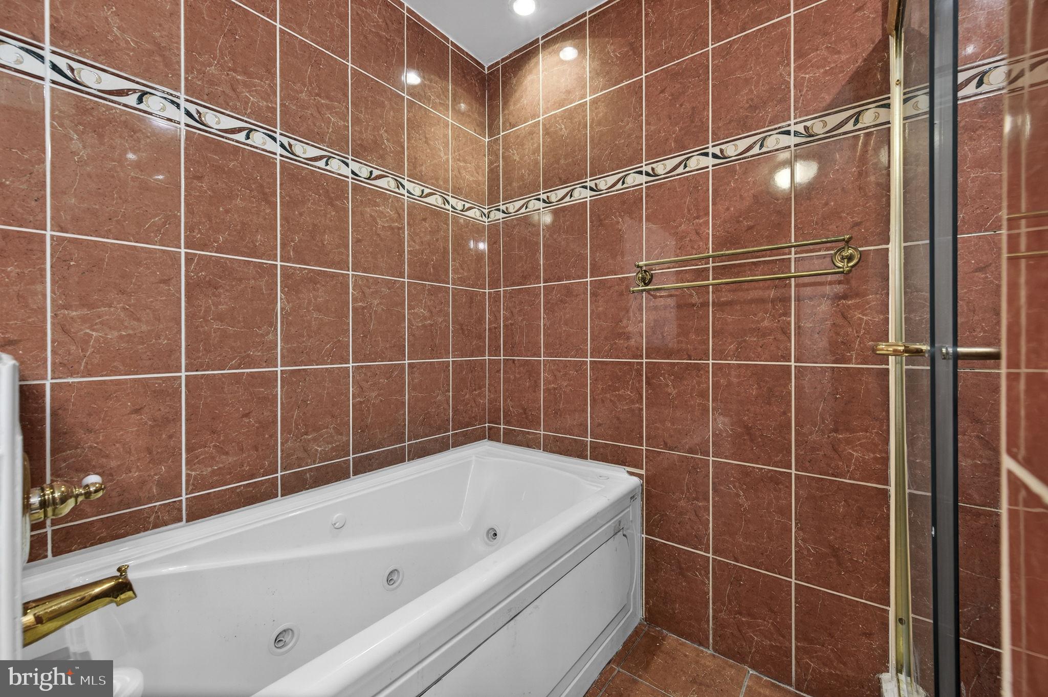 10600 Vantage Court Potomac, MD 20854 - Photo 63 of 91 Full Bathroom