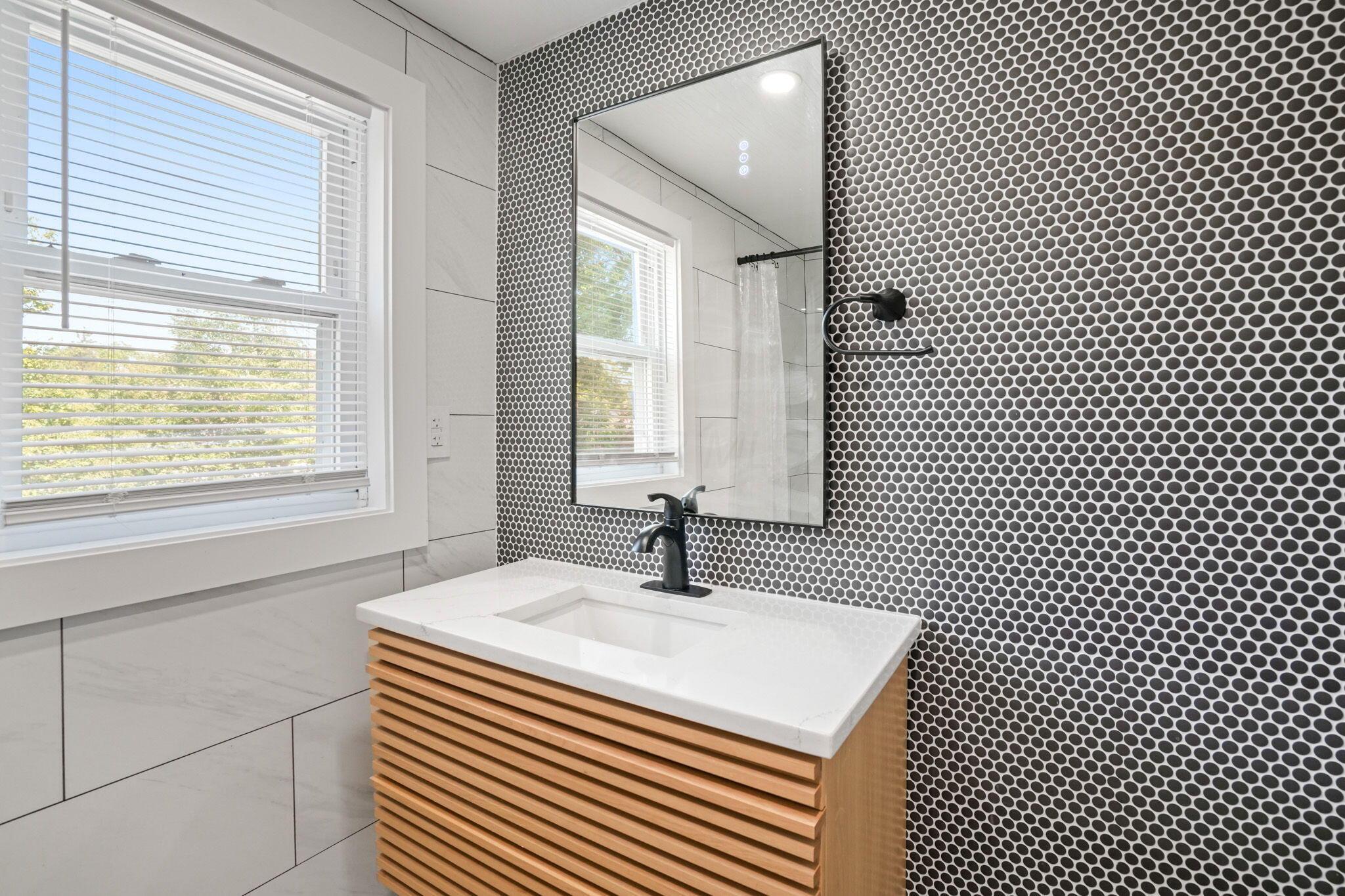 3071 Karl Road Columbus, OH 43224 - Photo 19 of 22 Full Bathroom on Second Floor