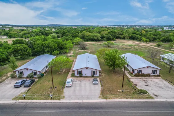 $1,750,000 | 1701-1803 Johnson Street, Marble Falls, TX 78654