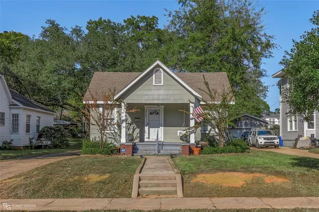 front view of house with a yard