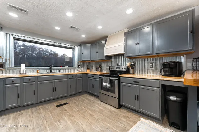 $410,000 | 257 North Dark Hollow Road, Andersonville, TN 37705