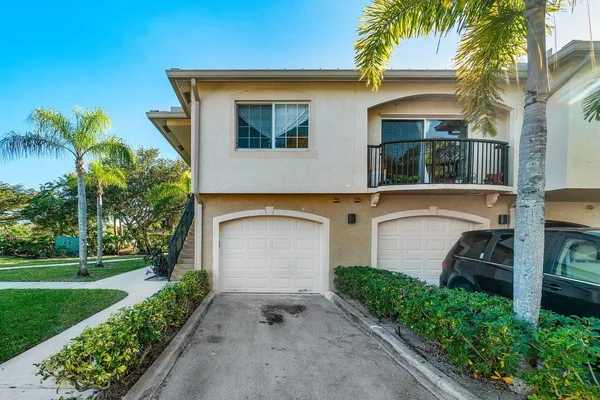 $2,600 | 1500 Crestwood Court South, Unit 1501, Royal Palm Beach, FL 33411