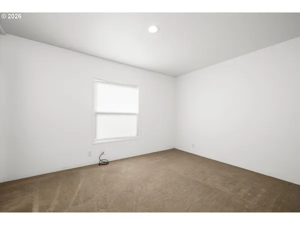 $365,000 | 975 North 16th Street, Cottage Grove, OR 97424