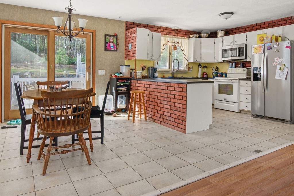 413 Hill Farm Road Coventry, RI 02816 - Photo 14 of 40 Gallery Image 14
