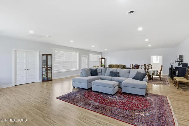 $850,000 | 122 Nuhya Way, Loudon, TN 37774