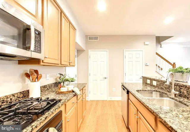 $3,200 | 2400 Brookmoor Lane, Woodbridge, VA 22191