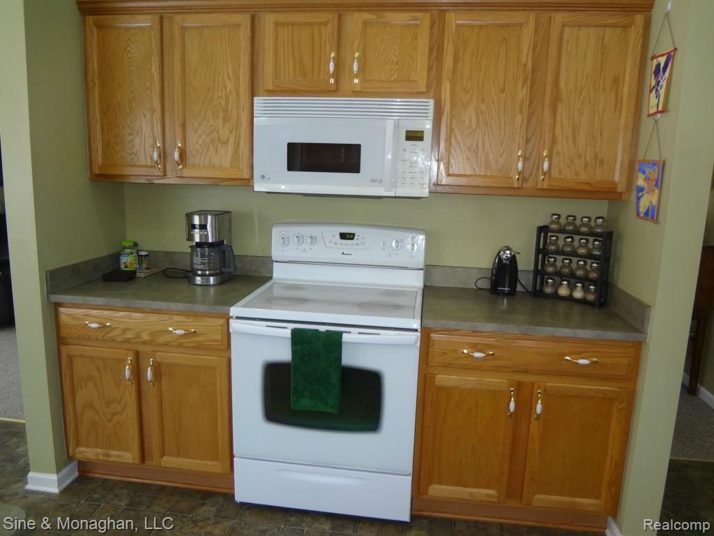 6181 Plank Road Marine City, MI 48039 - Photo 15 of 39 kitchen stove.jpg