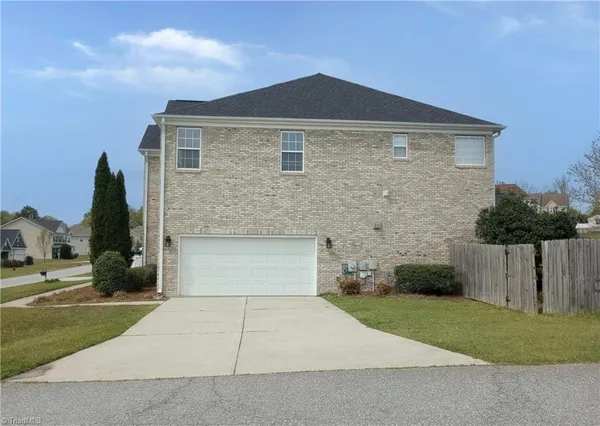 $469,900 | 108 North Honey Locust Drive, Thomasville, NC 27360