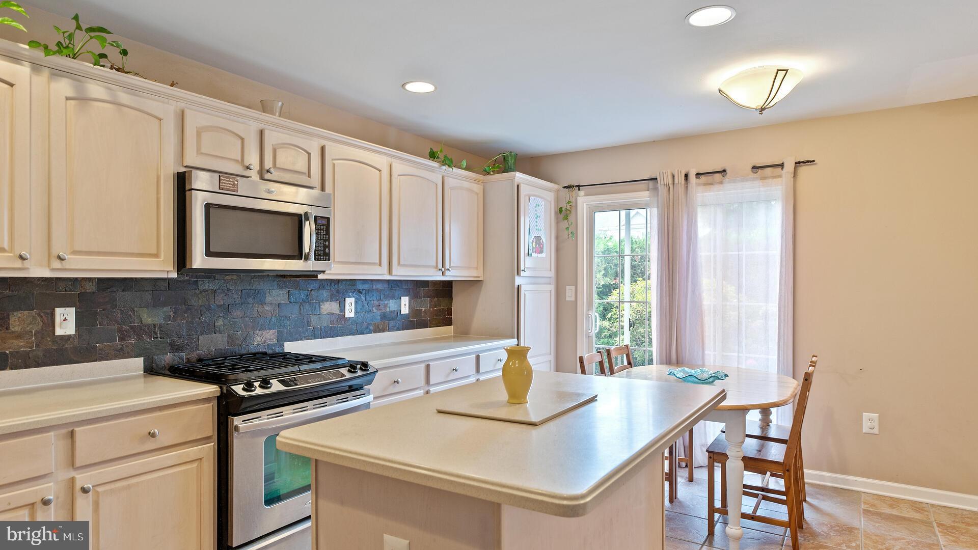144 Coburn Road Pennington, NJ 08534 - Photo 11 of 32