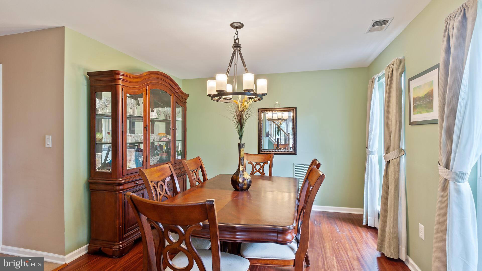 144 Coburn Road Pennington, NJ 08534 - Photo 5 of 32