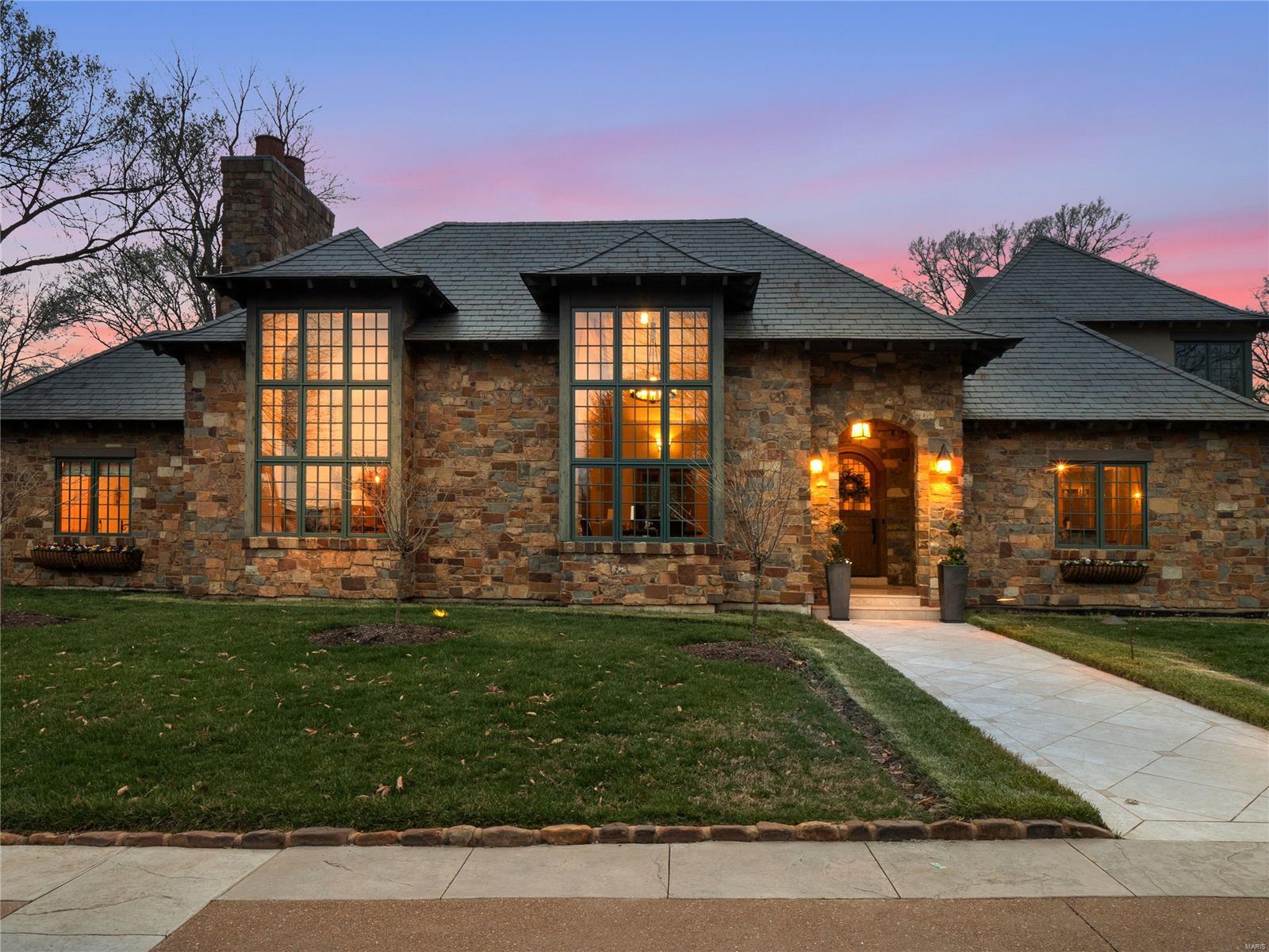 1041 Lay Road St. Louis, MO 63124 - Photo 1 of 48 Gallery Image 1
