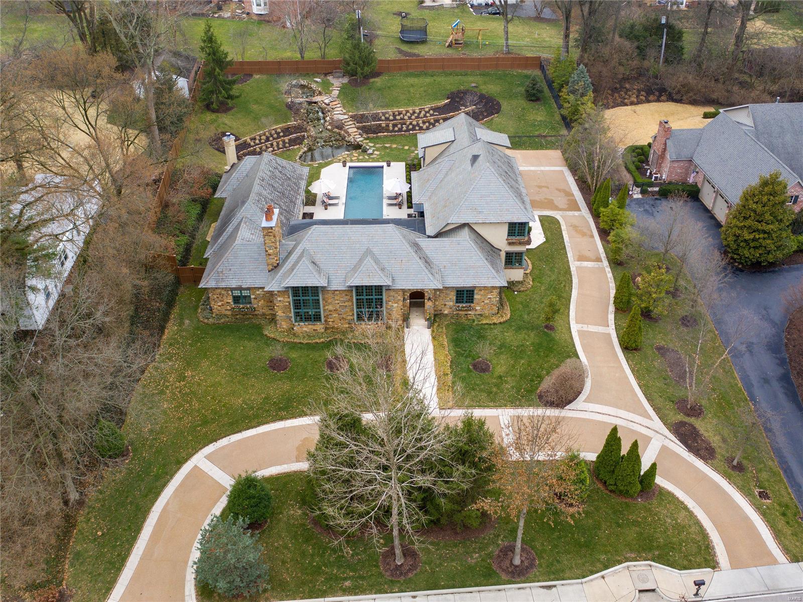 1041 Lay Road St. Louis, MO 63124 - Photo 2 of 48 Gallery Image 2