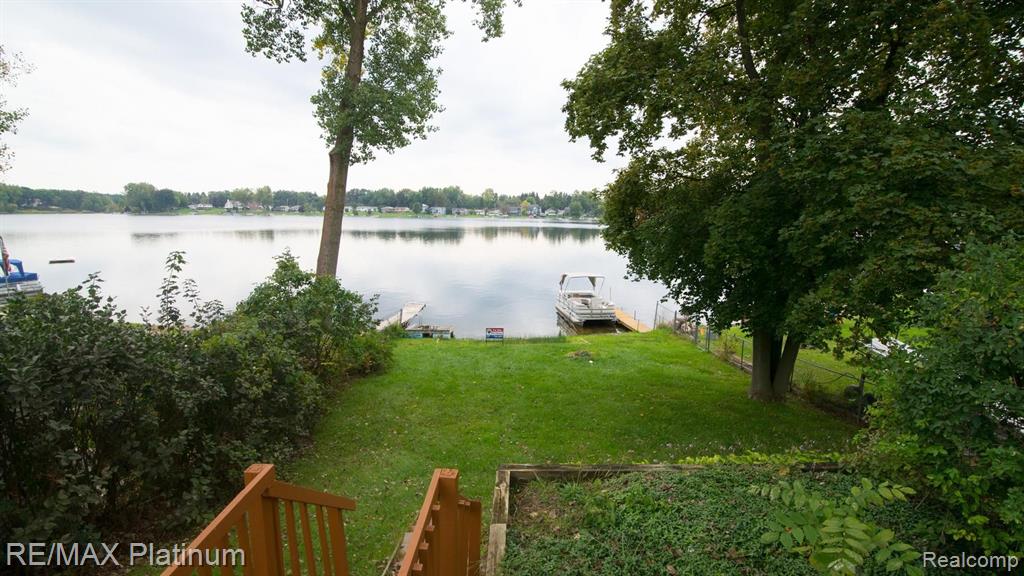 2517 Rubbins Road Howell, MI 48843 - Photo 4 of 31