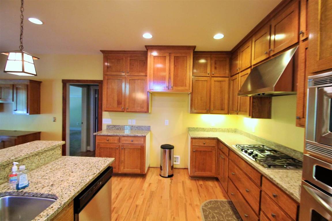 124 Cane Creek Harbor Road Seneca, SC 29672 - Photo 7 of 35 Gallery Image 7