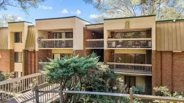 $189,900 | 500 Umstead Drive, Unit A 304, Chapel Hill, NC 27516