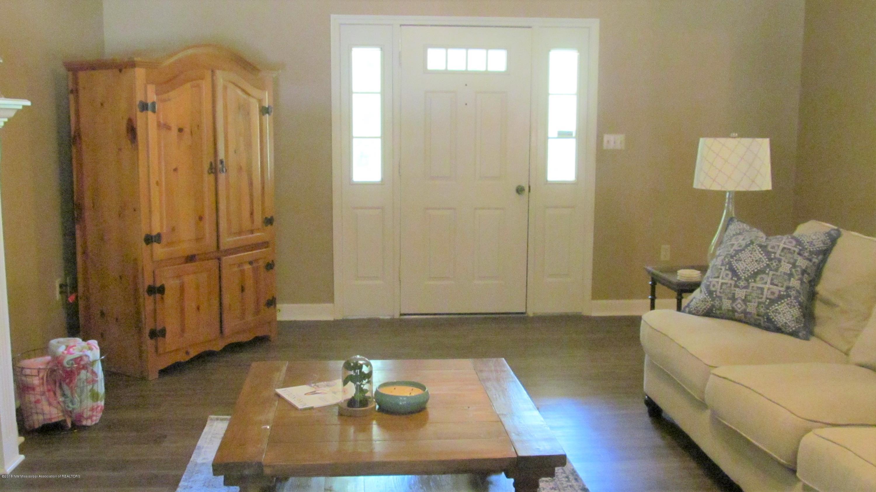 504 Oak Acres Road Batesville, MS 38606 - Photo 5 of 28 IMG_2837 (1)