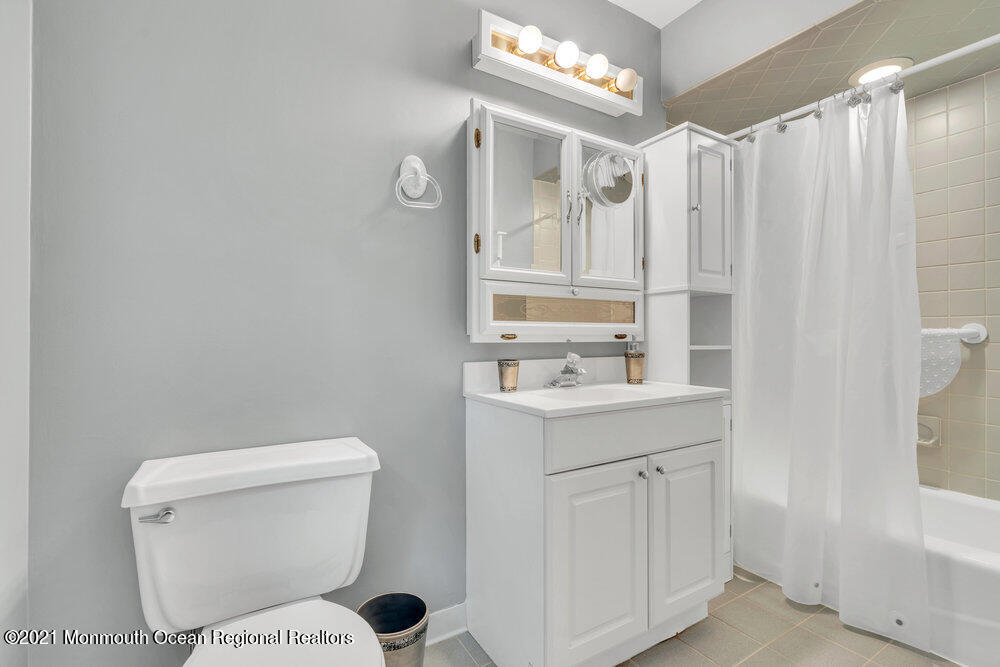 67 Chelsea Road Jackson, NJ 08527 - Photo 34 of 53 a bathroom with a sink a toilet and shower