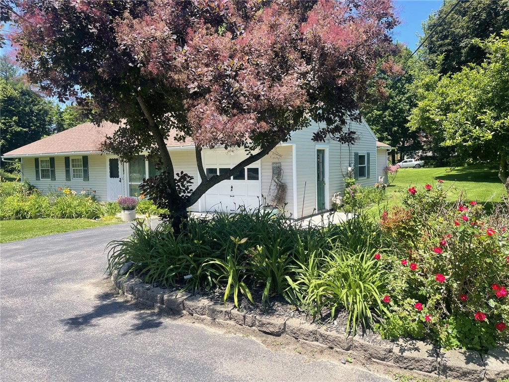 2163 Lake Road Ontario, NY 14519 - Photo 3 of 17