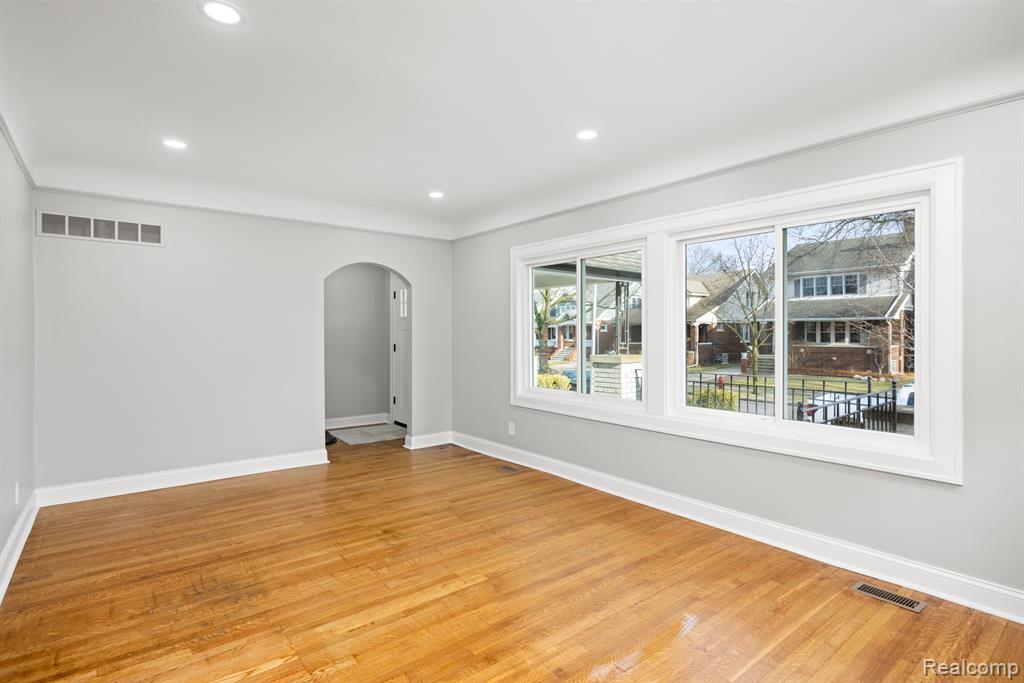 1415 Nottingham Road Grosse Pointe Park, MI 48230 - Photo 24 of 64