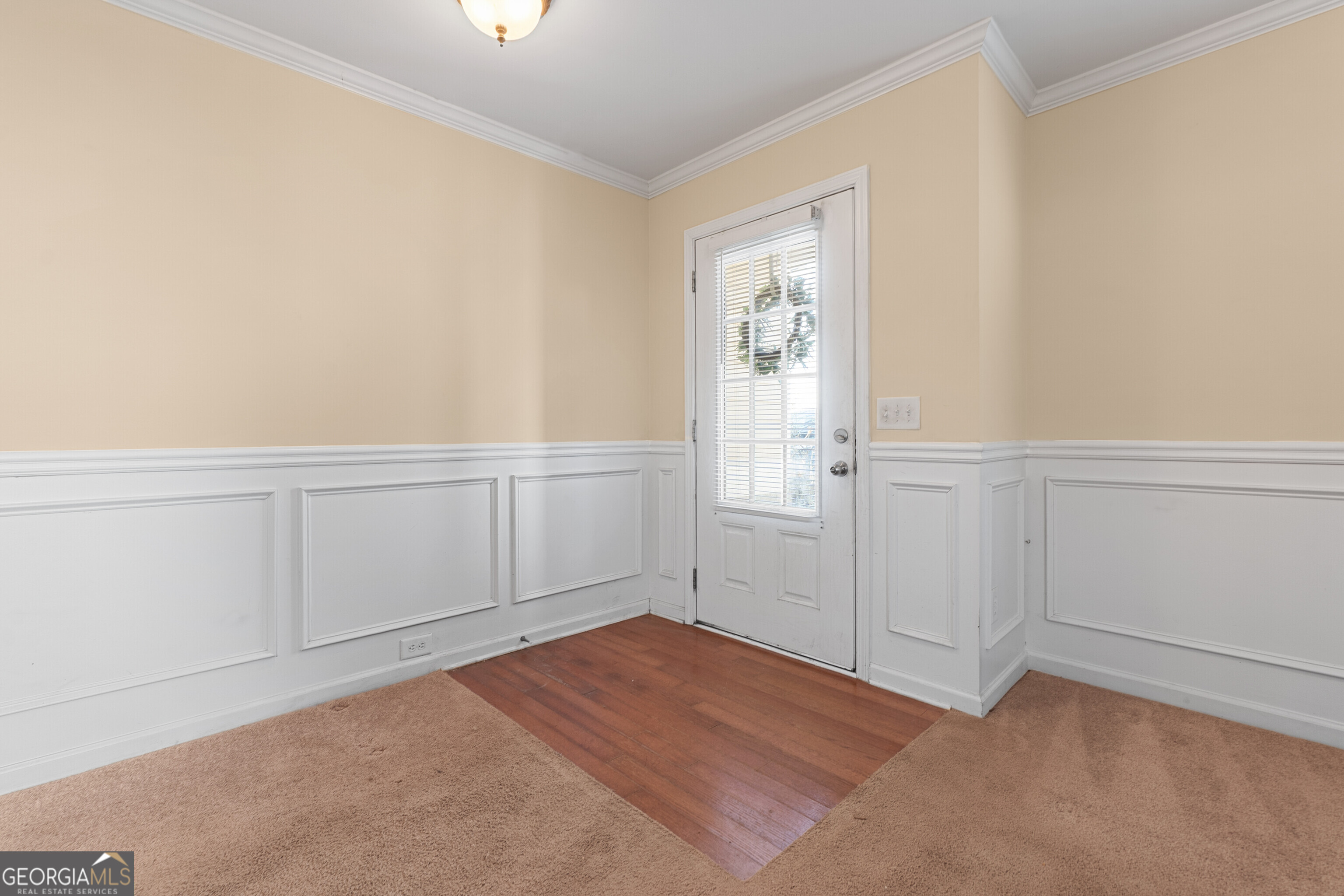 102 Steeple Court Perry, GA 31069 - Photo 20 of 37 an empty room with windows