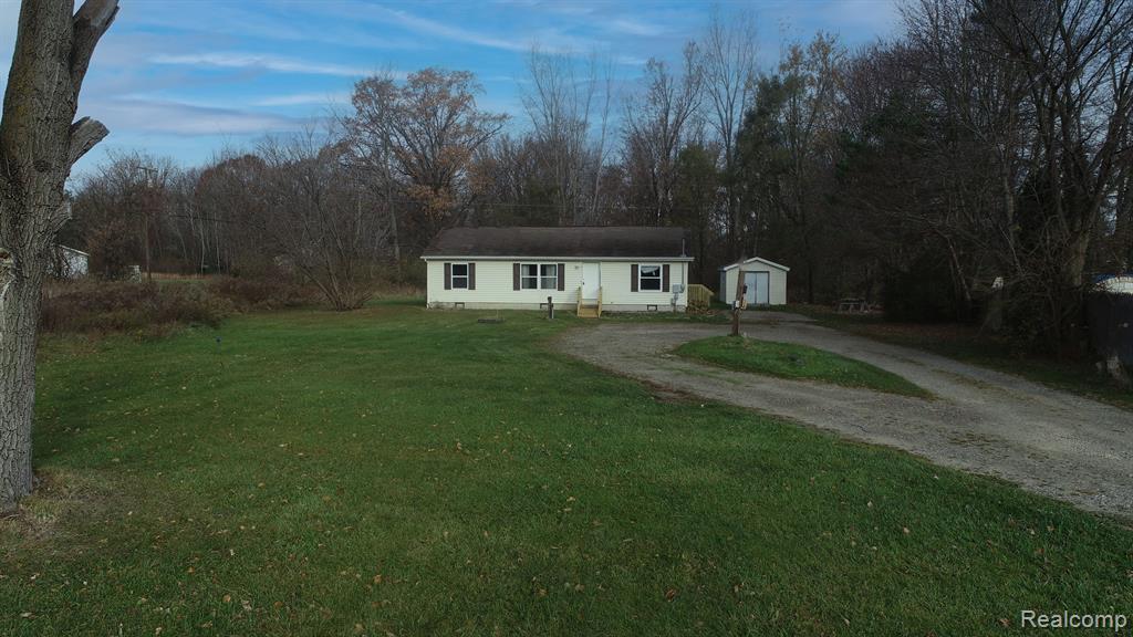 2317 Imlay City Road Lapeer, MI 48446 - Photo 5 of 44