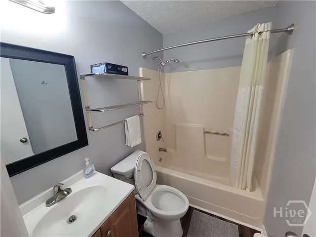 $325,000 | 213 Redan Drive, Savannah, GA 31410