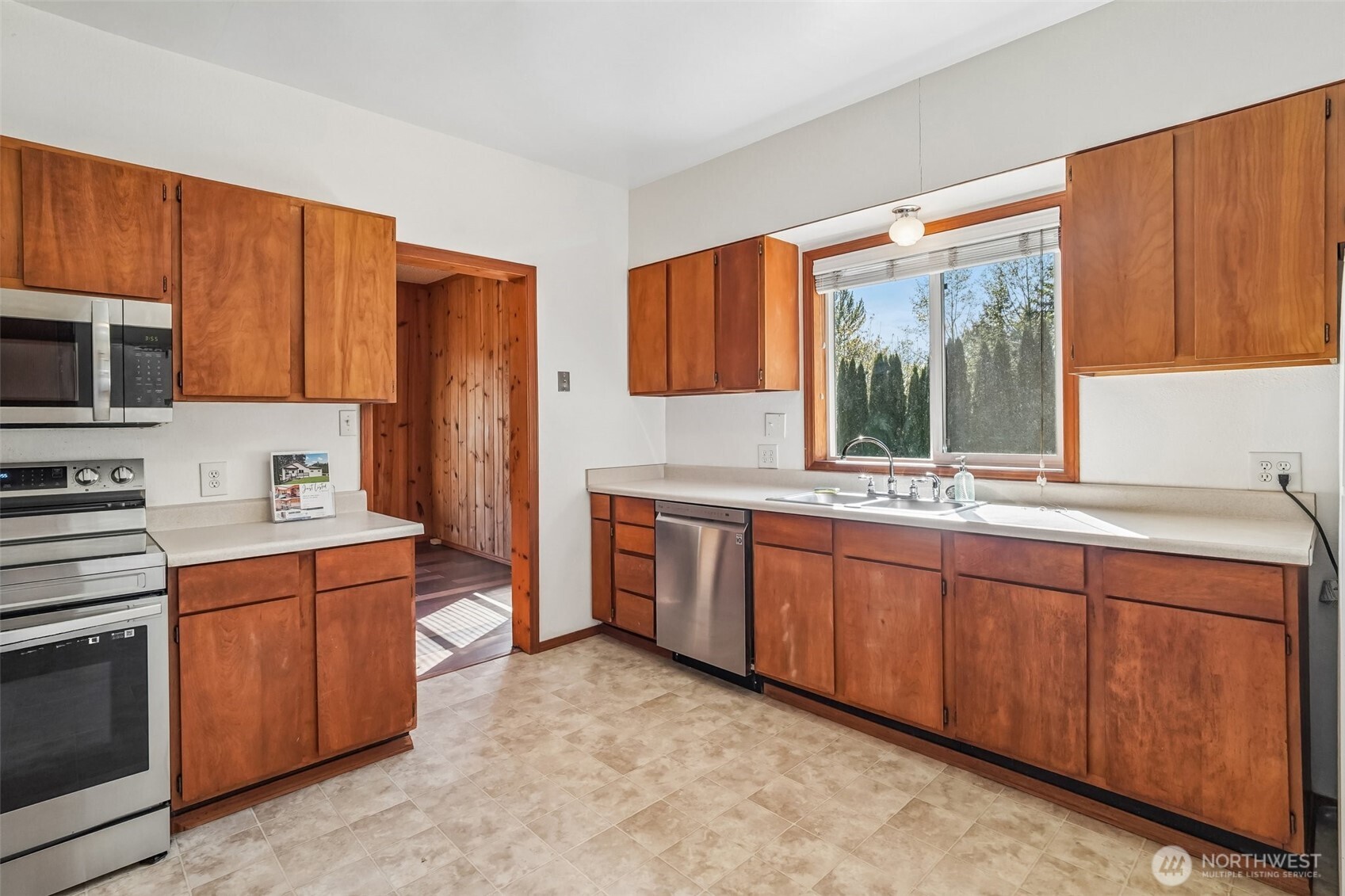 16804 Southeast 128th Street Renton, WA 98059 - Photo 11 of 36 Gallery Image 11