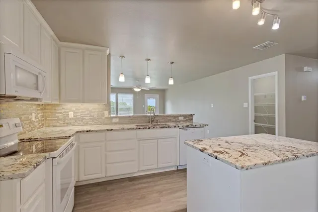 $2,100 | 1005 Live Oak Drive, Anna, TX 75409