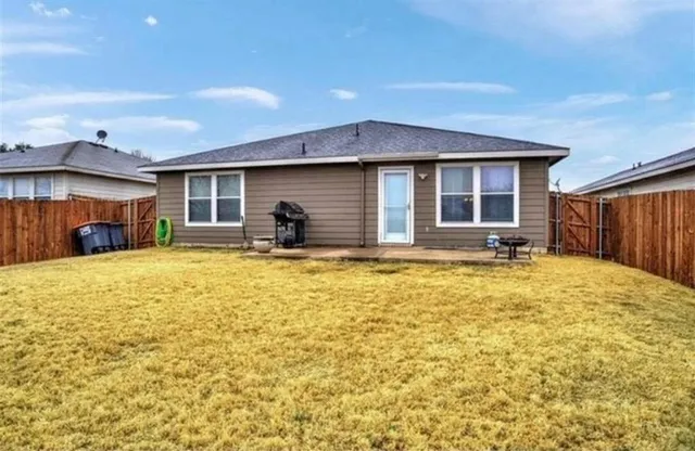 $2,100 | 1005 Live Oak Drive, Anna, TX 75409