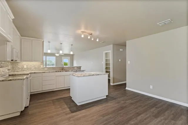 $2,100 | 1005 Live Oak Drive, Anna, TX 75409