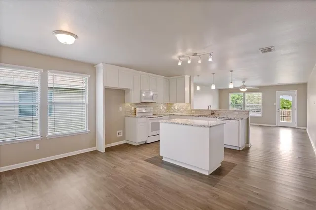 $2,100 | 1005 Live Oak Drive, Anna, TX 75409