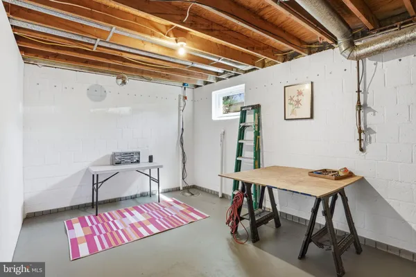 $3,100 | 9100 Omar Court, Fairfax, VA 22031