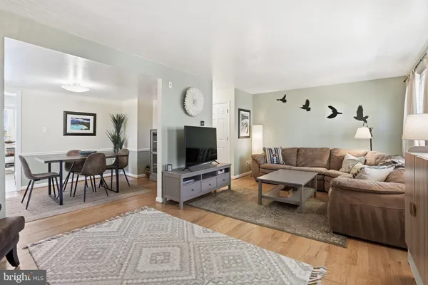 $3,100 | 9100 Omar Court, Fairfax, VA 22031