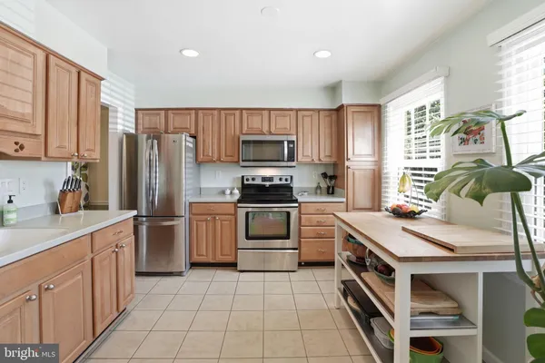 $3,100 | 9100 Omar Court, Fairfax, VA 22031