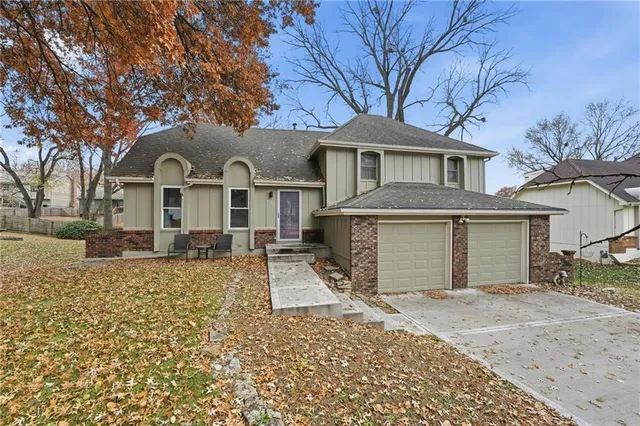 $310,000 | 9201 West 48th Terrace, Merriam, KS 66203