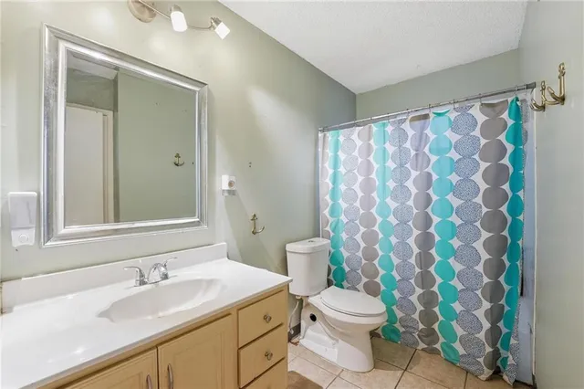 $310,000 | 9201 West 48th Terrace, Merriam, KS 66203