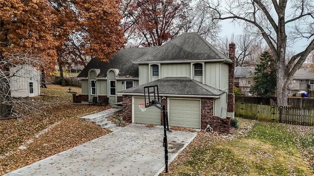 $310,000 | 9201 West 48th Terrace, Merriam, KS 66203