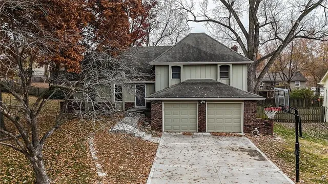 $310,000 | 9201 West 48th Terrace, Merriam, KS 66203