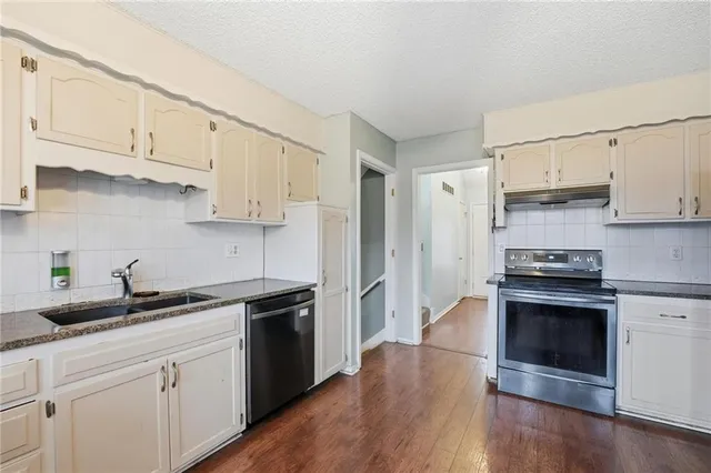 $310,000 | 9201 West 48th Terrace, Merriam, KS 66203