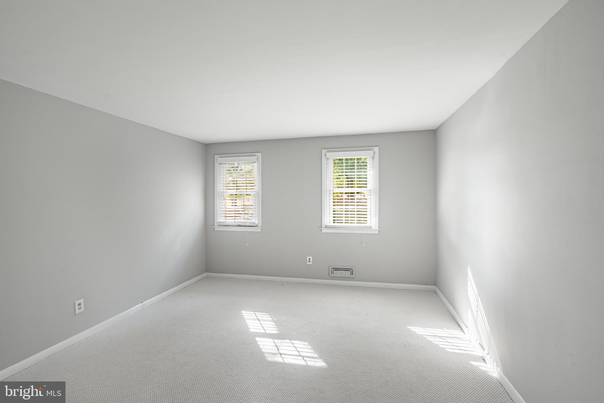 657 Walker Road Wayne, PA 19087 - Photo 30 of 66 an empty room with windows