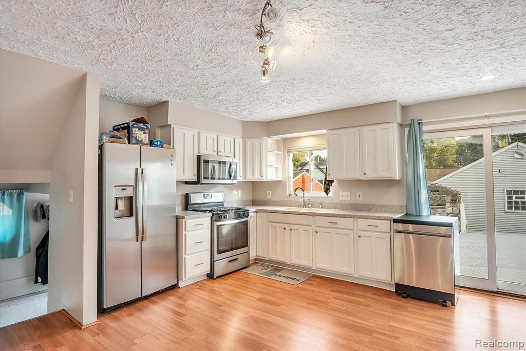 17550 Common Road Roseville, MI 48066 - Photo 16 of 34 Gallery Image 16