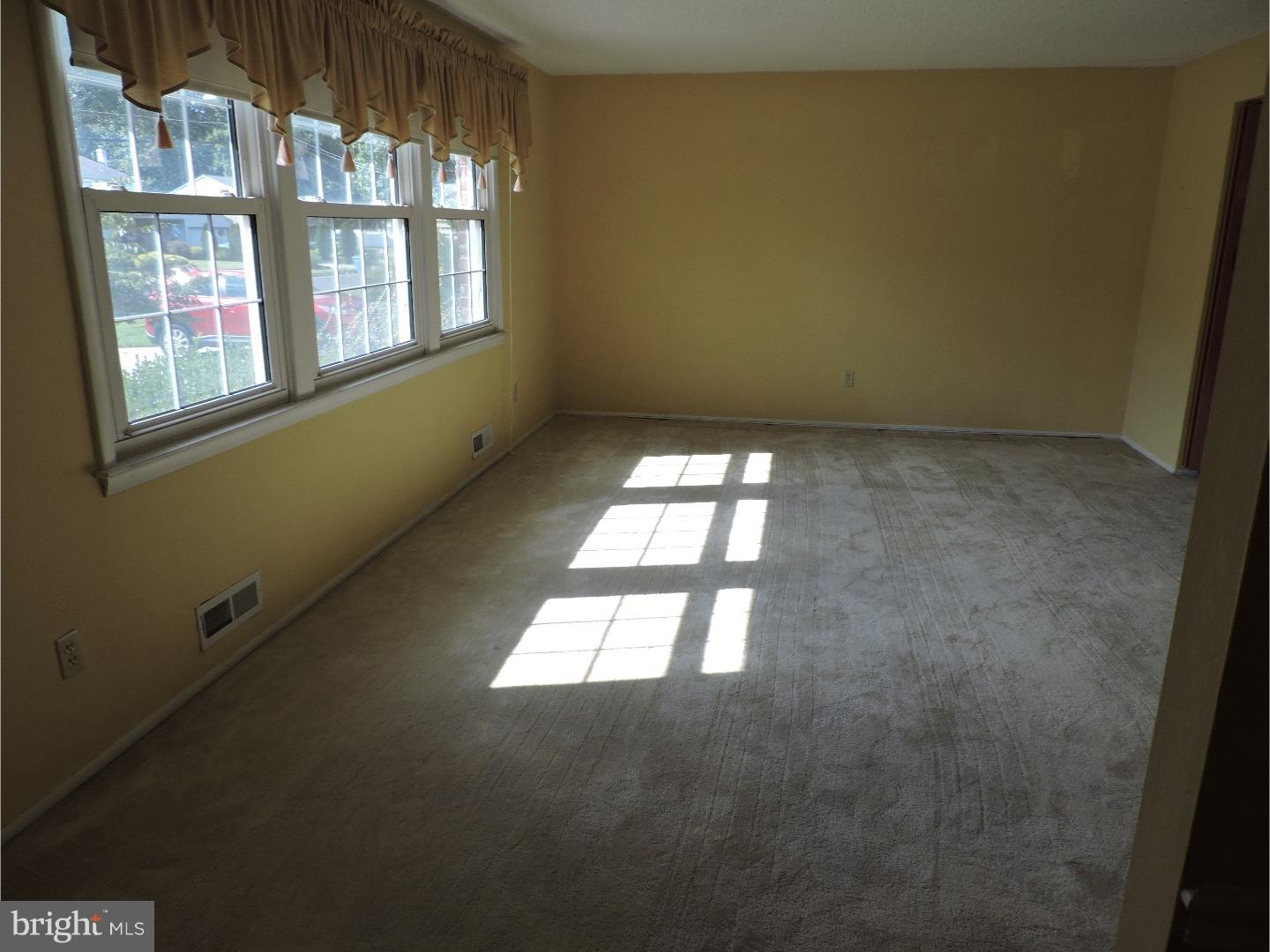 205 Rabbit Run Road Cherry Hill, NJ 08003 - Photo 2 of 25 Living Room