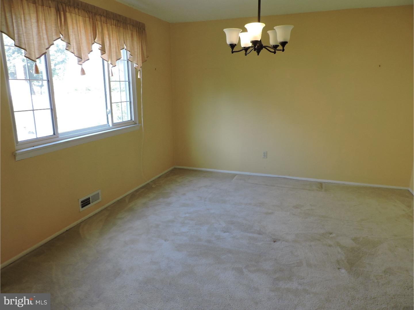 205 Rabbit Run Road Cherry Hill, NJ 08003 - Photo 3 of 25 Living Room