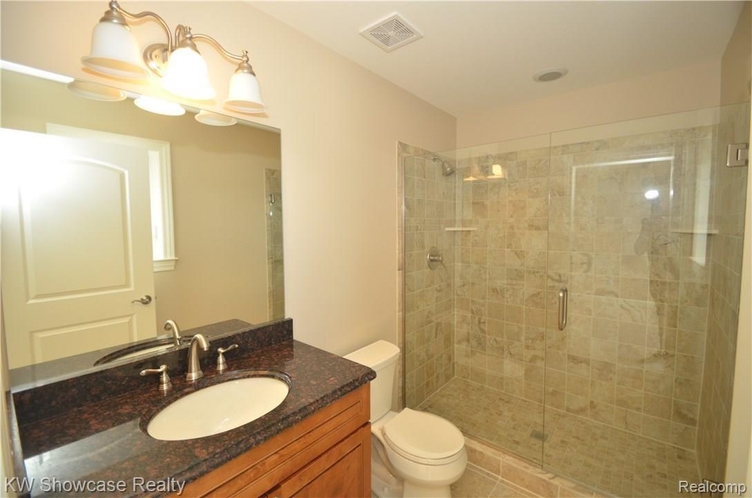 4131 Inverrary Court Commerce Township, MI 48382 - Photo 30 of 34 Bathroom