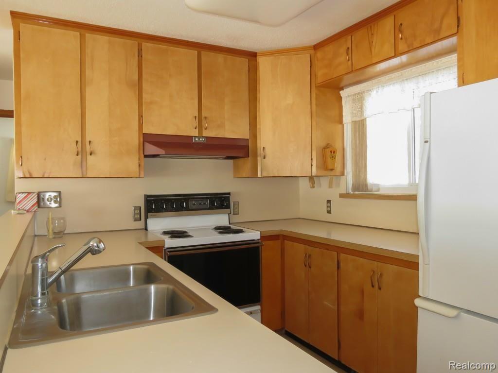 9864 Winston Road Pinckney, MI 48169 - Photo 12 of 33 IMG_0354.jpg